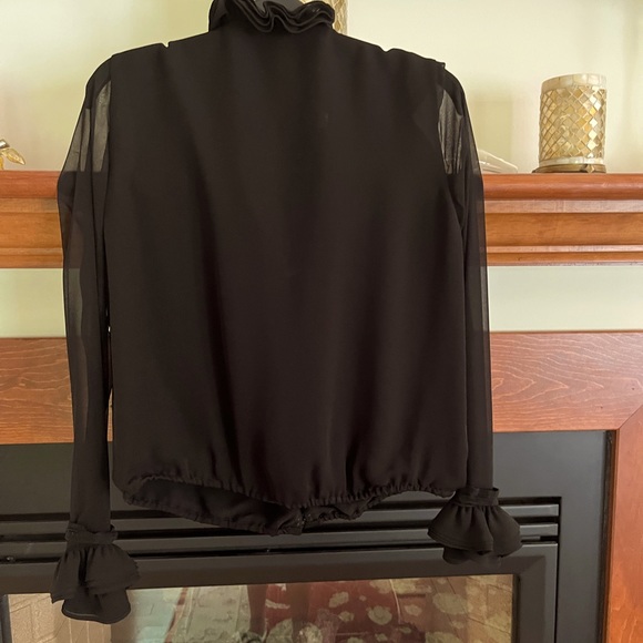 Boutique Blouse - Picture 3 of 5